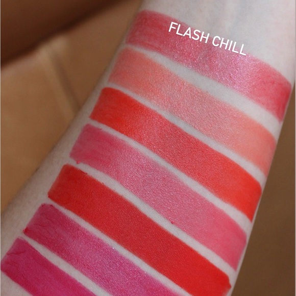Estee Lauder Pure Color Love Lipstick in Flash Chill - Picture 9 of 9
